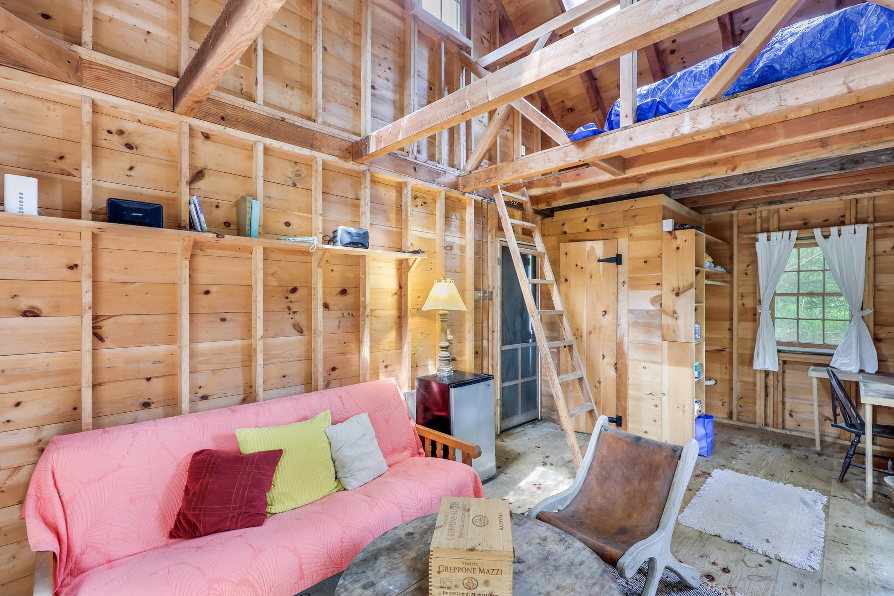 118 Old Stage Road Centerville, MA 02632 - Photo 32 of 41 a living room with furniture