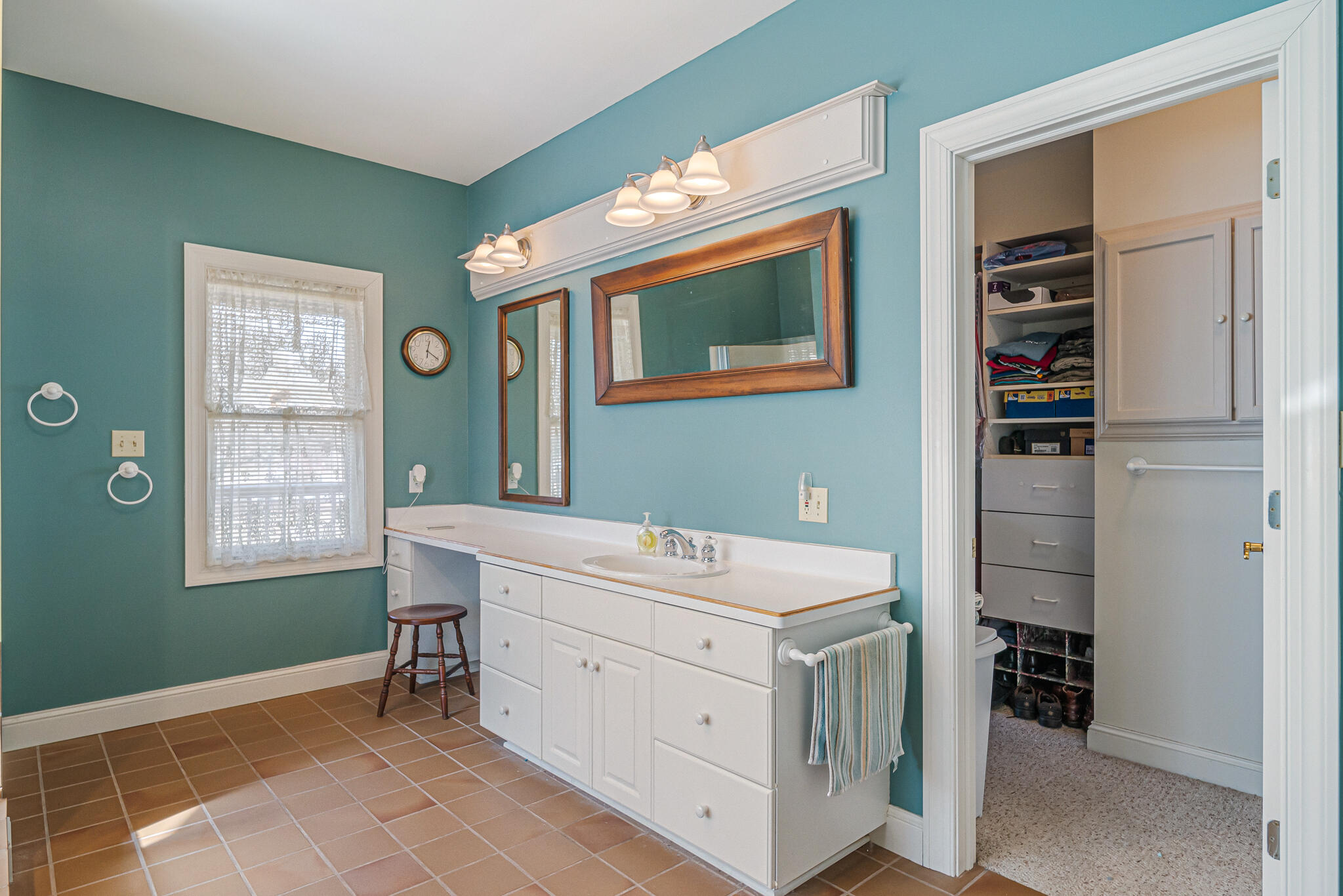 5001 South 10th Street Manitowoc, WI 54220 - Photo 26 of 50 23 Vanity and walk-in closet