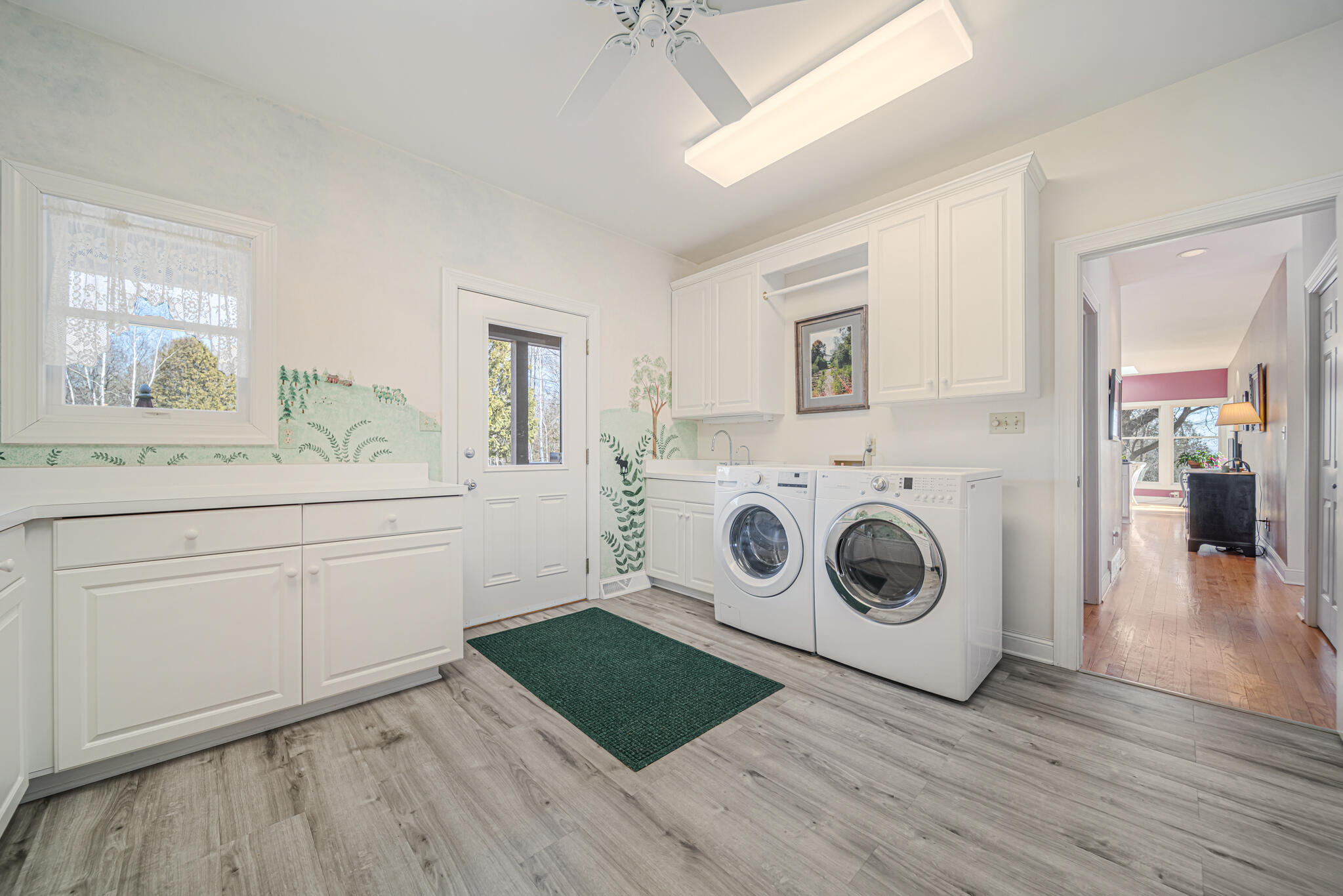 5001 South 10th Street Manitowoc, WI 54220 - Photo 37 of 50 34 Laundry