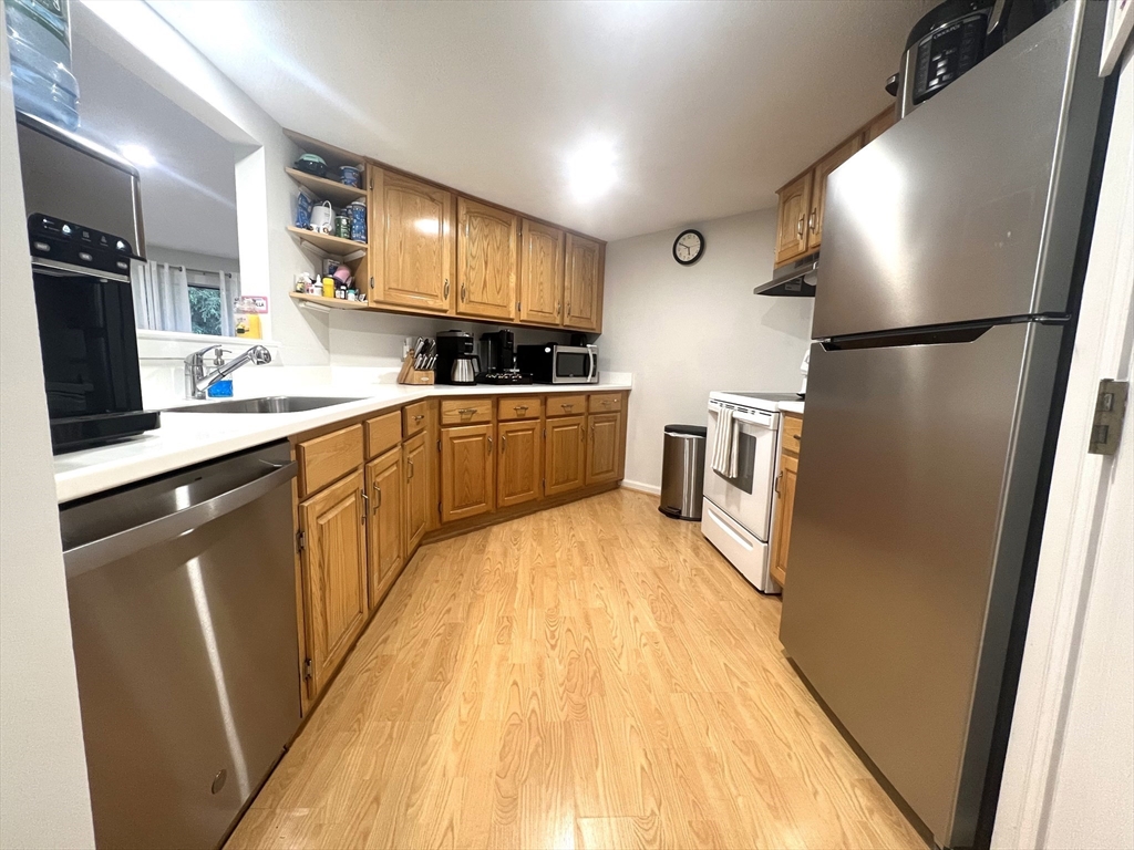 185 Trailside Way, Unit 185 Ashland, MA 01721 - Photo 2 of 9