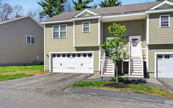 $2,500 | 33 Caffoni Drive, Unit 33, Leominster, MA 01453