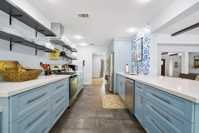 $385,000 | 5907 Beaudry Drive, Houston, TX 77035