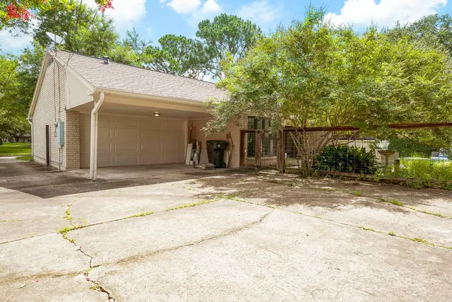 $385,000 | 5907 Beaudry Drive, Houston, TX 77035