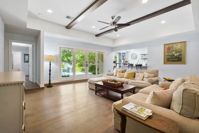 $385,000 | 5907 Beaudry Drive, Houston, TX 77035