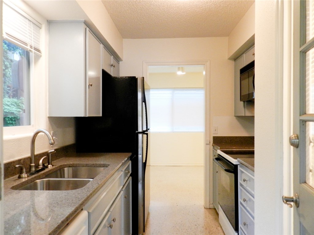 3713 Meredith Street Austin, TX 78703 - Photo 10 of 31