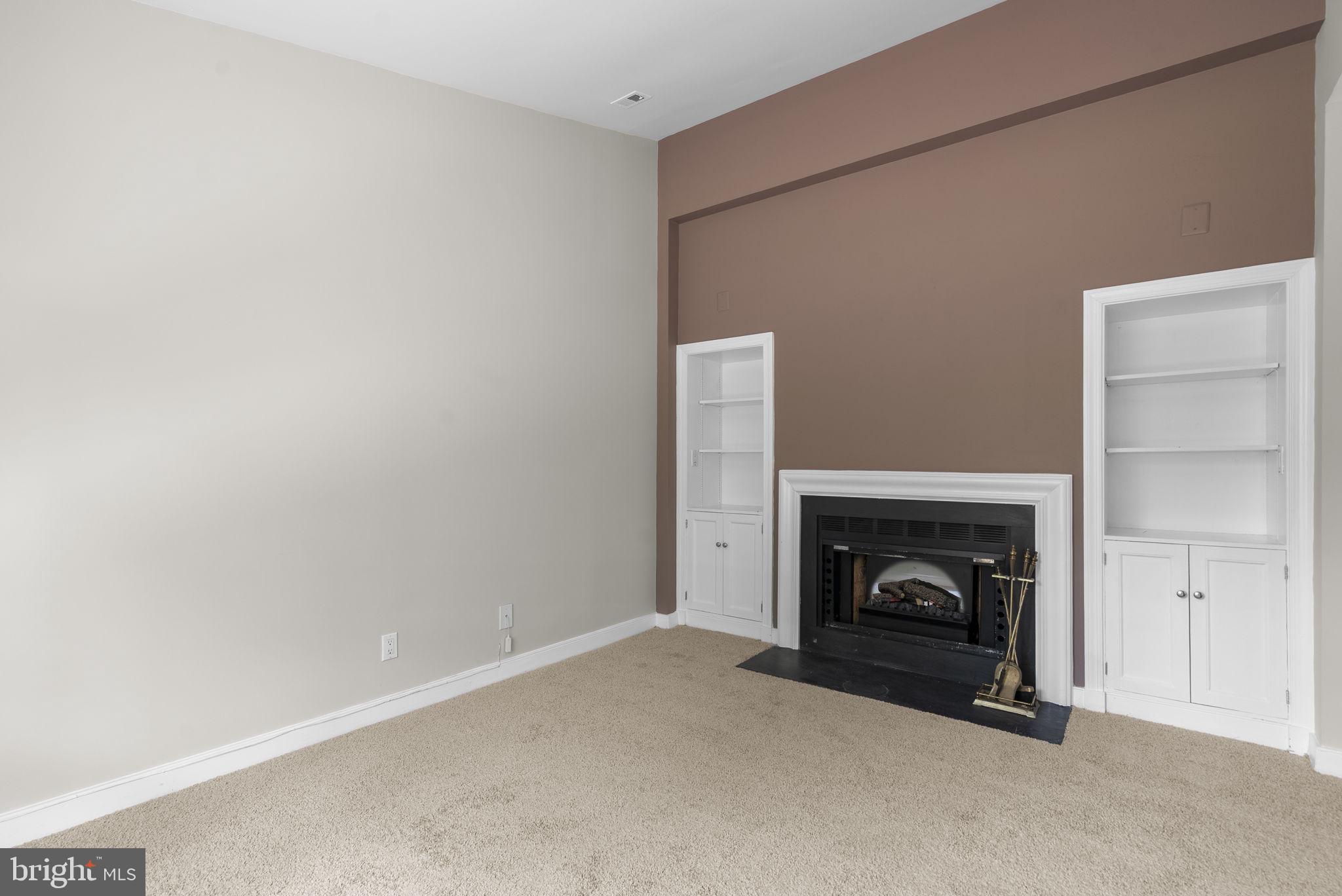 11420 Strand Drive, Unit R010 Rockville, MD 20852 - Photo 16 of 56 Family Room