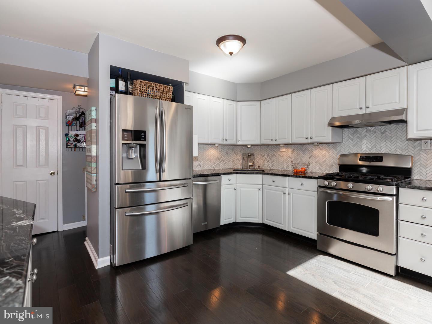 35 Cambridge Road Broomall, PA 19008 - Photo 11 of 37 Kitchen
