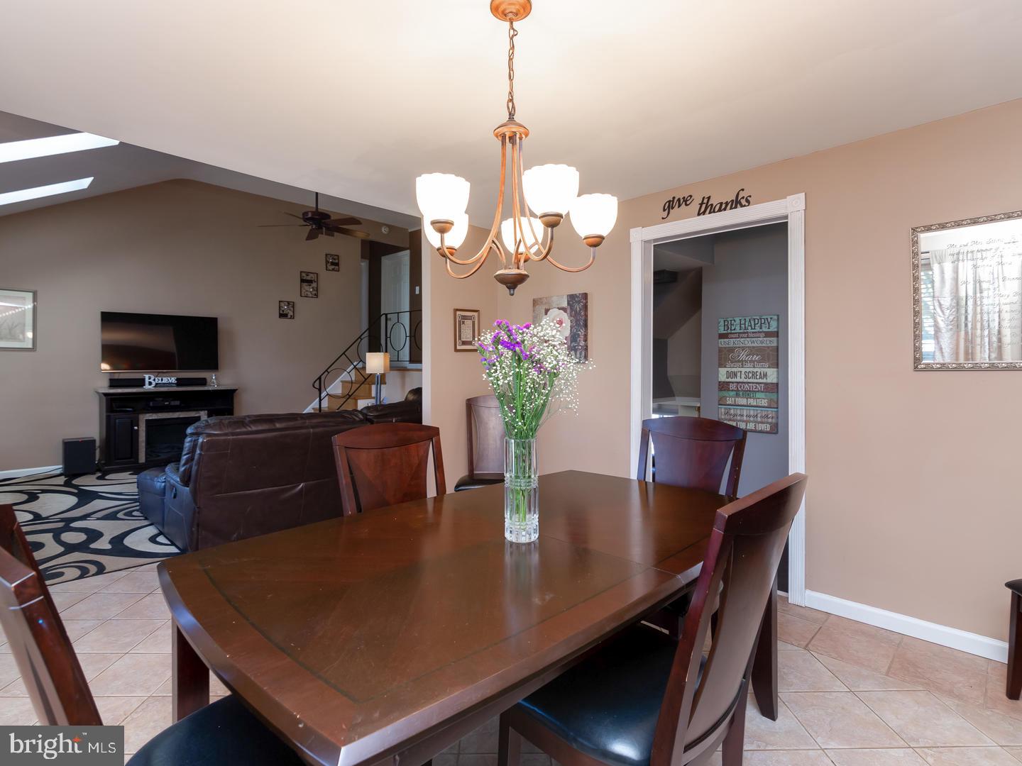 35 Cambridge Road Broomall, PA 19008 - Photo 8 of 37 Dining Room