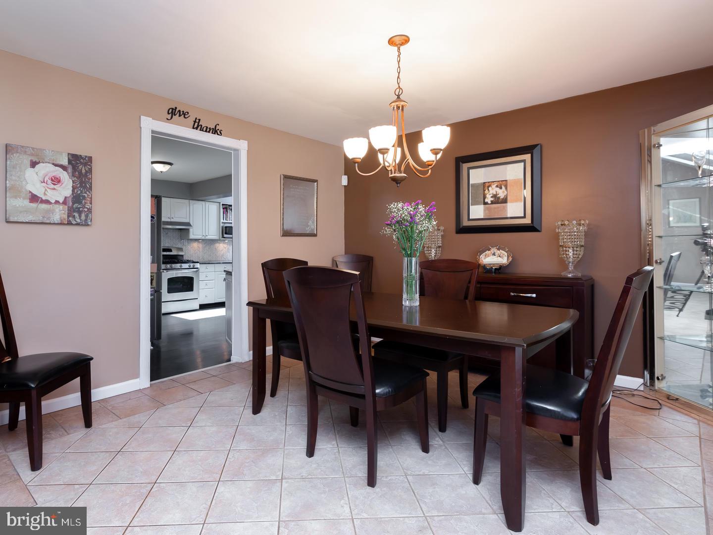 35 Cambridge Road Broomall, PA 19008 - Photo 10 of 37 Dining Room