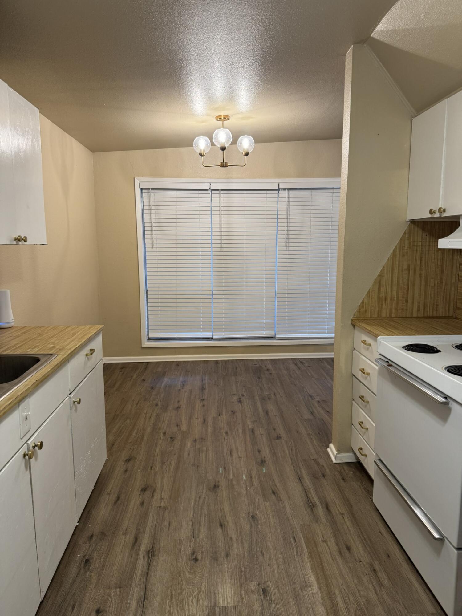 2732 66th Street Lubbock, TX 79413 - Photo 6 of 22 IMG_0296