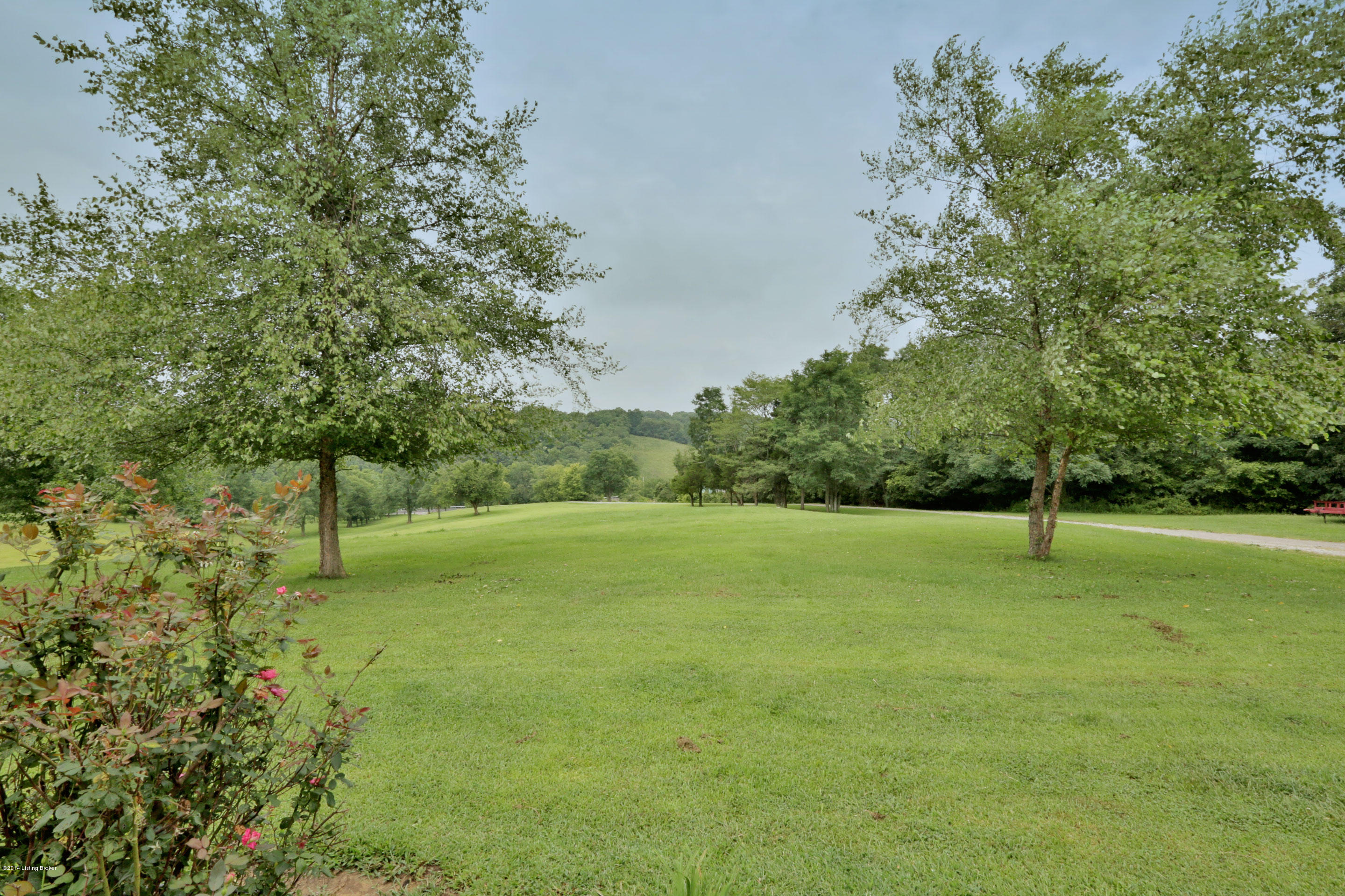 10725 Frankfort Road Waddy, KY 40076 - Photo 19 of 28 front-yard-from-house
