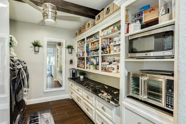 $375,000 | 152 Lakewood Drive, Angleton, TX 77515