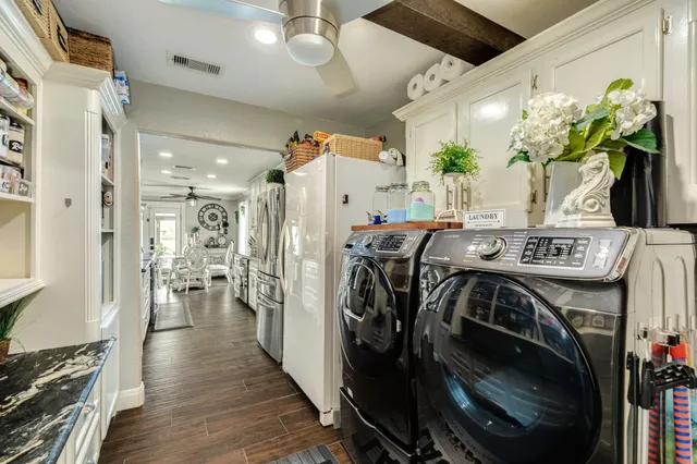 $375,000 | 152 Lakewood Drive, Angleton, TX 77515