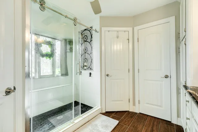 $375,000 | 152 Lakewood Drive, Angleton, TX 77515