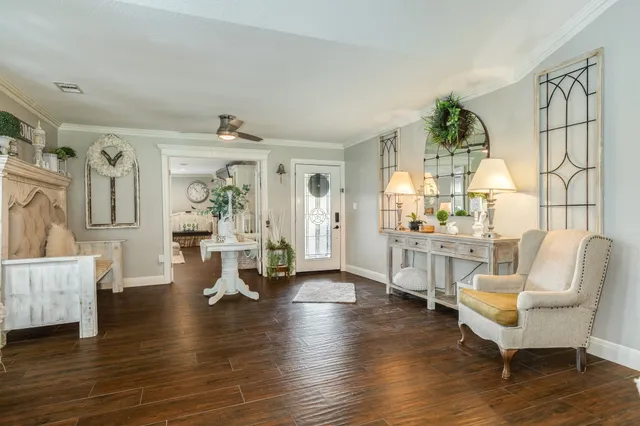 $375,000 | 152 Lakewood Drive, Angleton, TX 77515