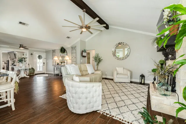 $375,000 | 152 Lakewood Drive, Angleton, TX 77515