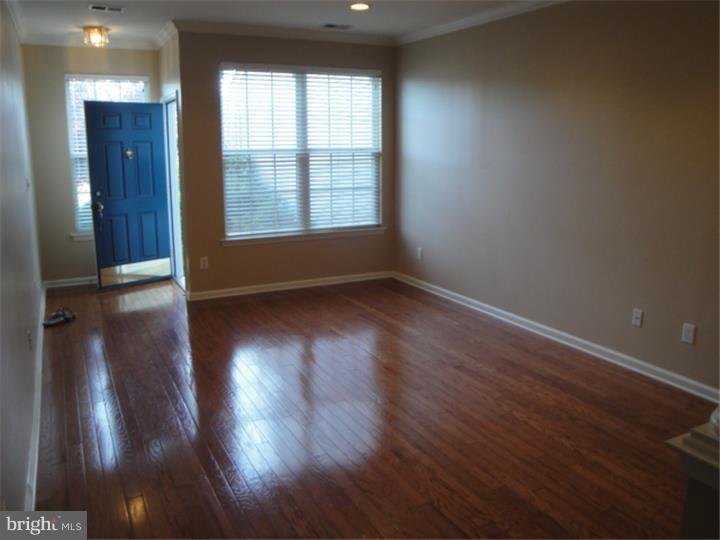 36 York Road West Windsor, NJ 08550 - Photo 7 of 20 Living Room