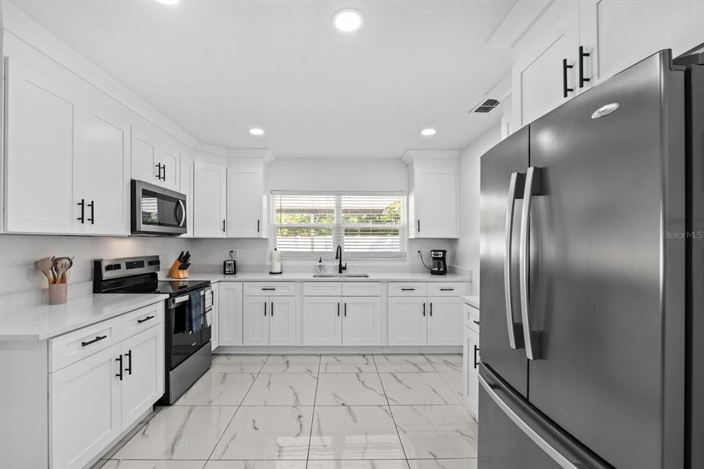 3011 West Douglas Street Tampa, FL 33607 - Photo 12 of 30