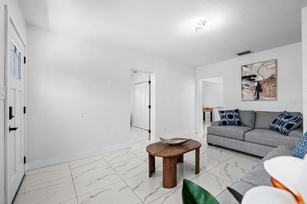 3011 West Douglas Street Tampa, FL 33607 - Photo 5 of 30