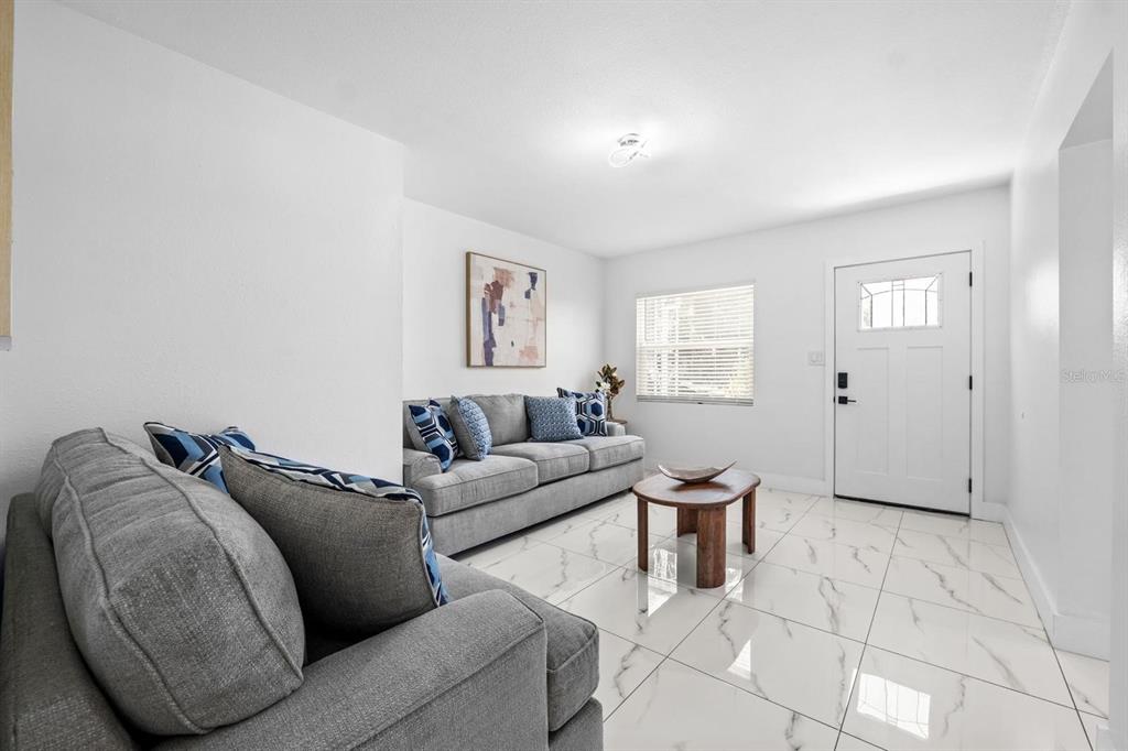 3011 West Douglas Street Tampa, FL 33607 - Photo 6 of 30