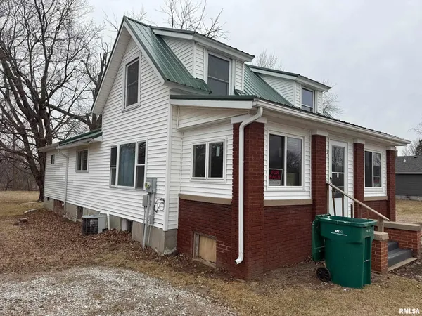 $79,900 | 305 West Market Street, Table Grove, IL 61482