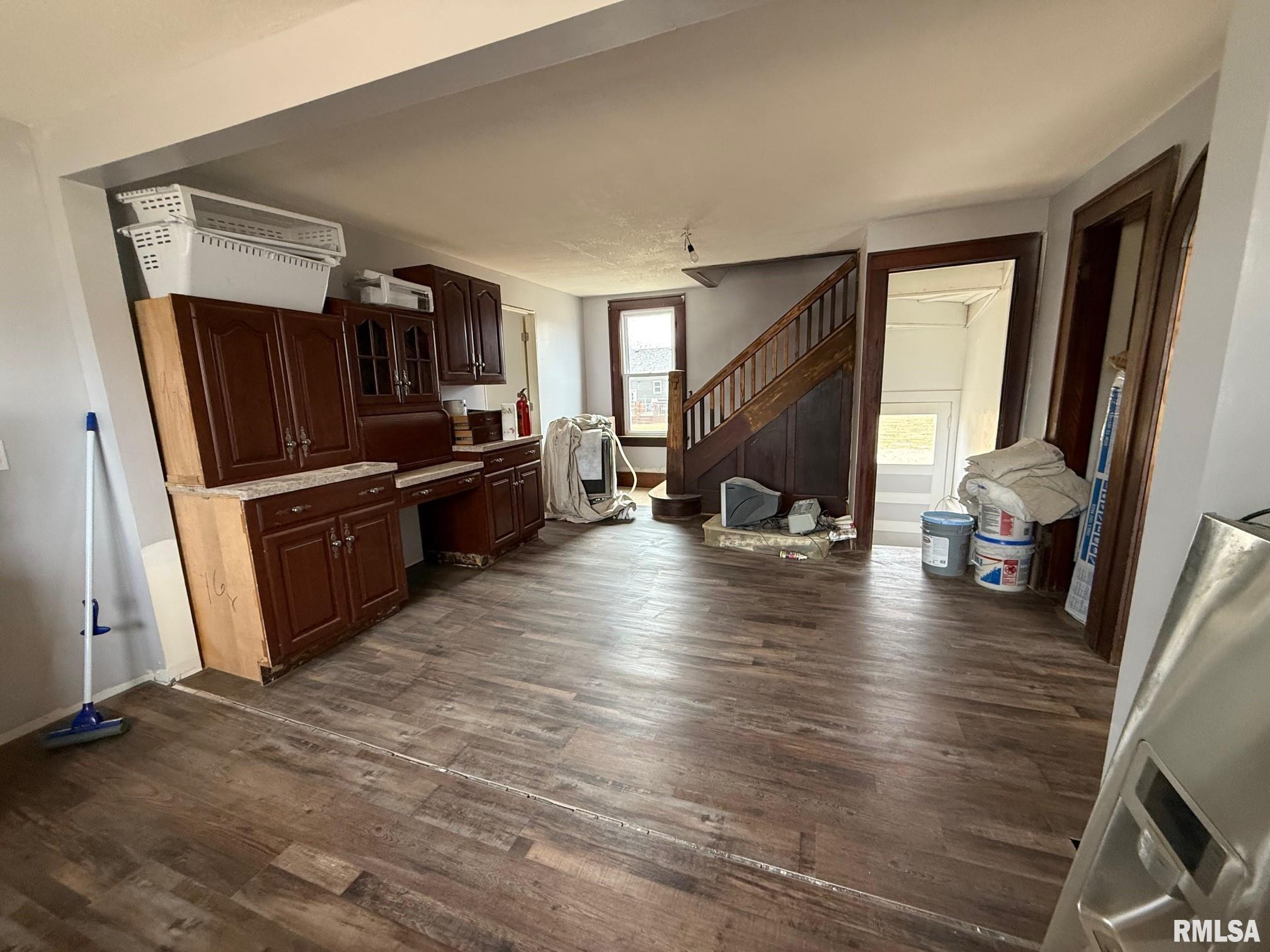 305 West Market Street Table Grove, IL 61482 - Photo 2 of 11