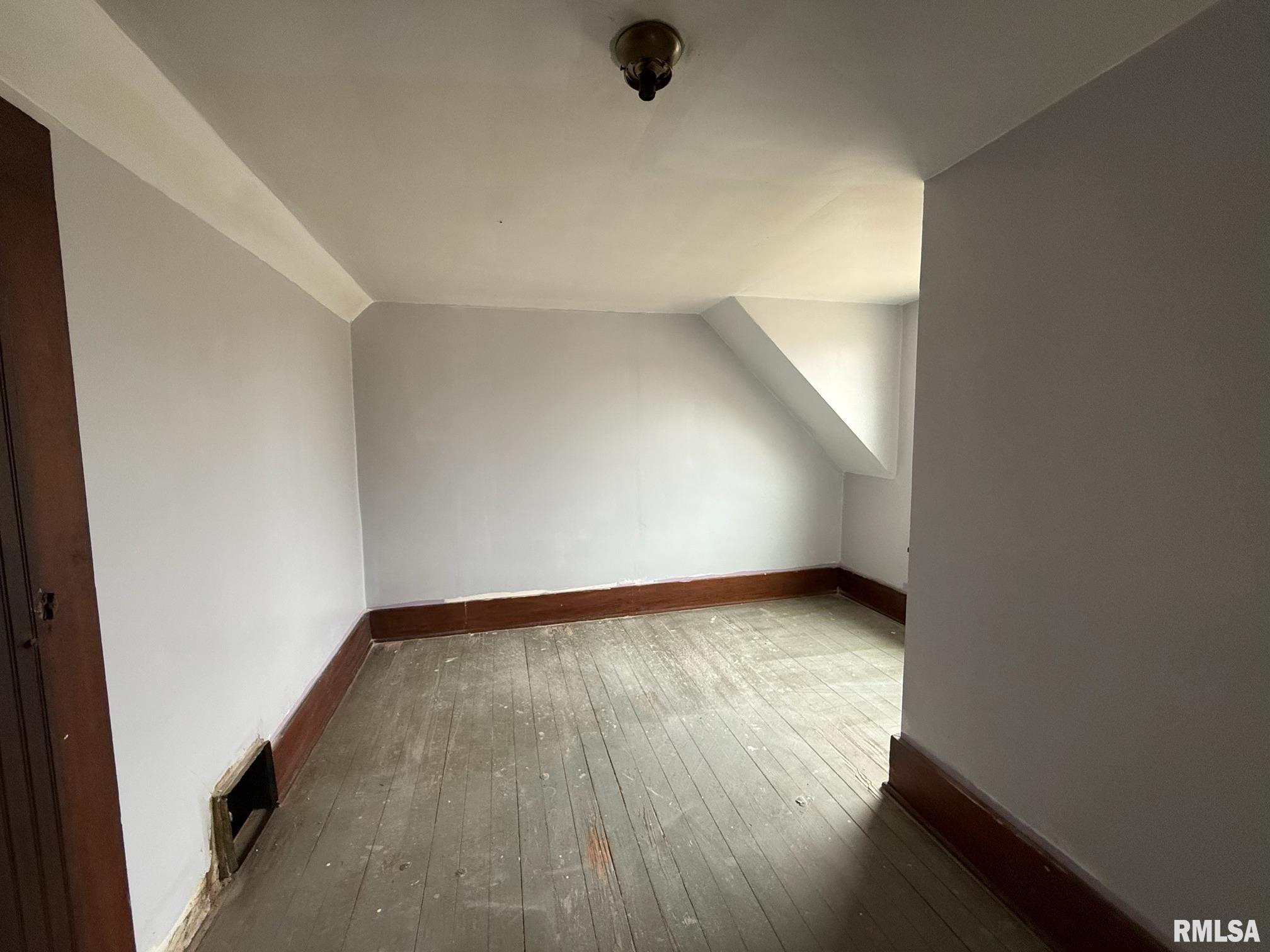 305 West Market Street Table Grove, IL 61482 - Photo 8 of 11