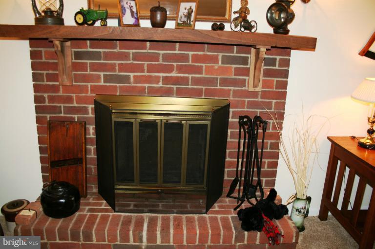 8916 Dollyhyde Road Union Bridge, MD 21791 - Photo 16 of 24 Family Room
