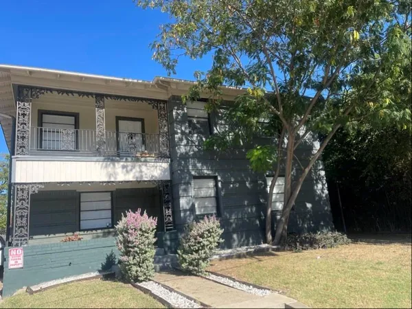 $750 | 4815 Live Oak Street, Unit 3, Dallas, TX 75204