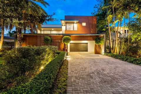 $4,600,000 | 7621 Southwest 59th Court, South Miami, FL 33143