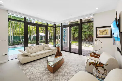 $4,600,000 | 7621 Southwest 59th Court, South Miami, FL 33143