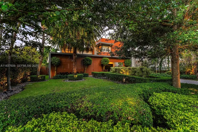 $4,600,000 | 7621 Southwest 59th Court, South Miami, FL 33143