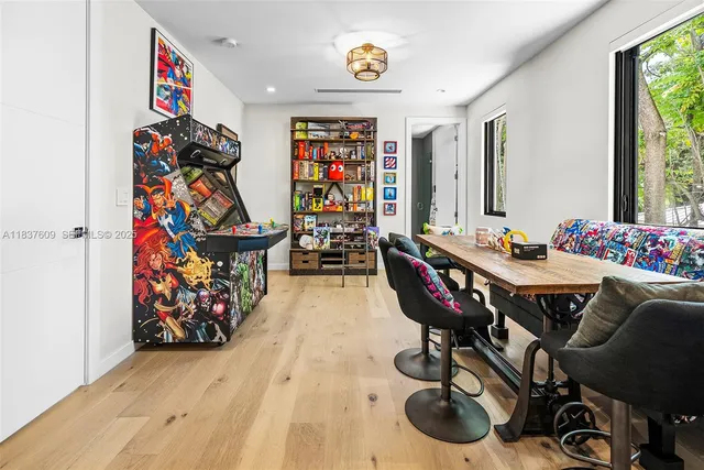 $4,600,000 | 7621 Southwest 59th Court, South Miami, FL 33143