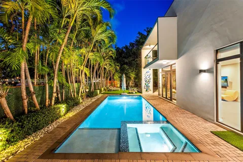$4,600,000 | 7621 Southwest 59th Court, South Miami, FL 33143