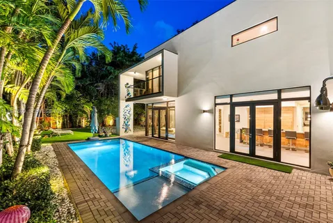 $4,600,000 | 7621 Southwest 59th Court, South Miami, FL 33143