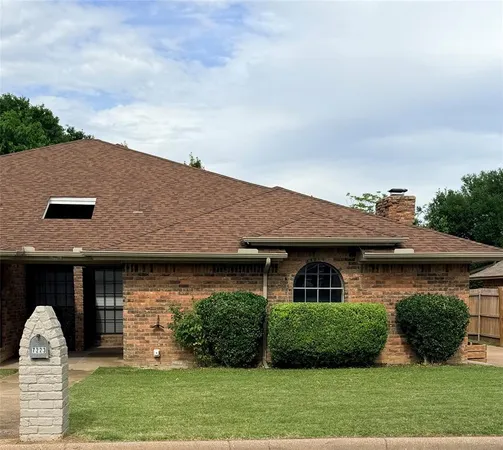 $1,950 | 7223 Fuller Circle, Fort Worth, TX 76133