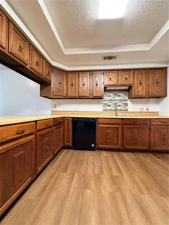 $1,950 | 7223 Fuller Circle, Fort Worth, TX 76133