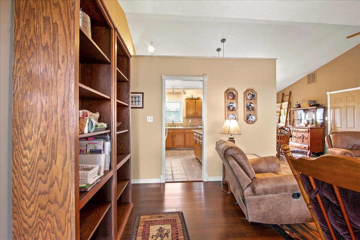 20055 Maplewood Road Maplewood, OH 45340 - Photo 9 of 51 Gallery Image 9