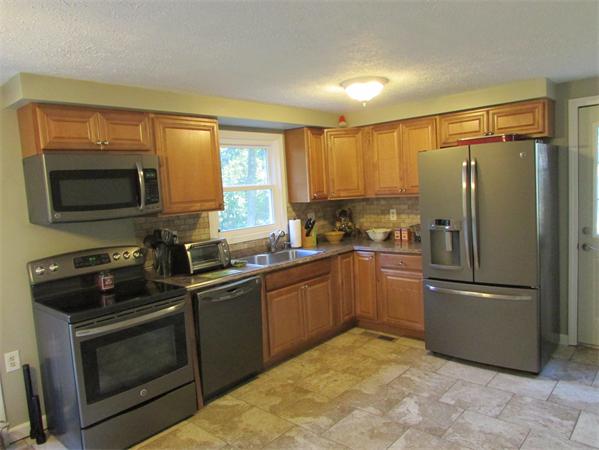 127 Ramshorn Road Charlton, MA 01507 - Photo 5 of 21 Gallery Image 5