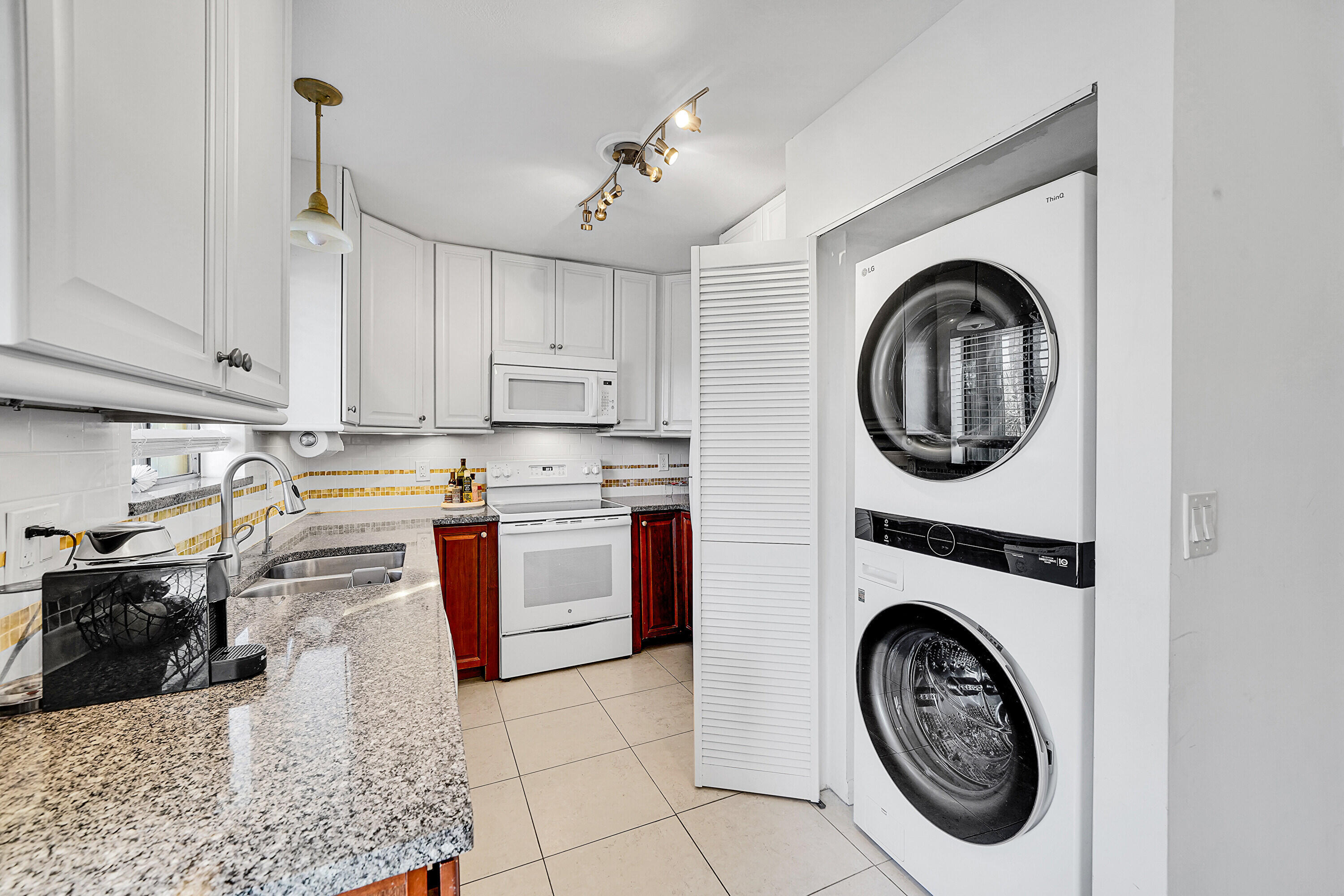 159 Northwest 70th Street, Unit 416 Boca Raton, FL 33487 - Photo 6 of 22 05_1 (16)