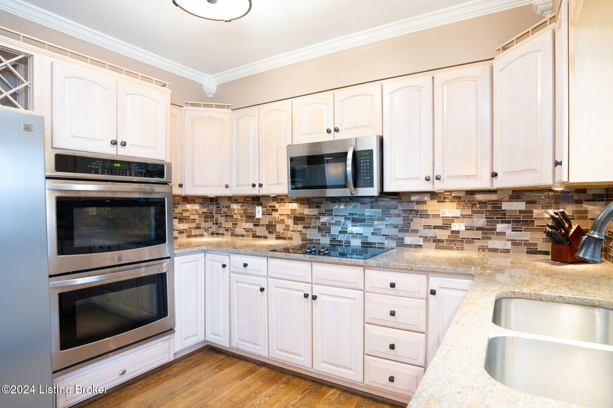 3706 Longview Road Louisville, KY 40299 - Photo 7 of 40 3706 Longview Rd-19