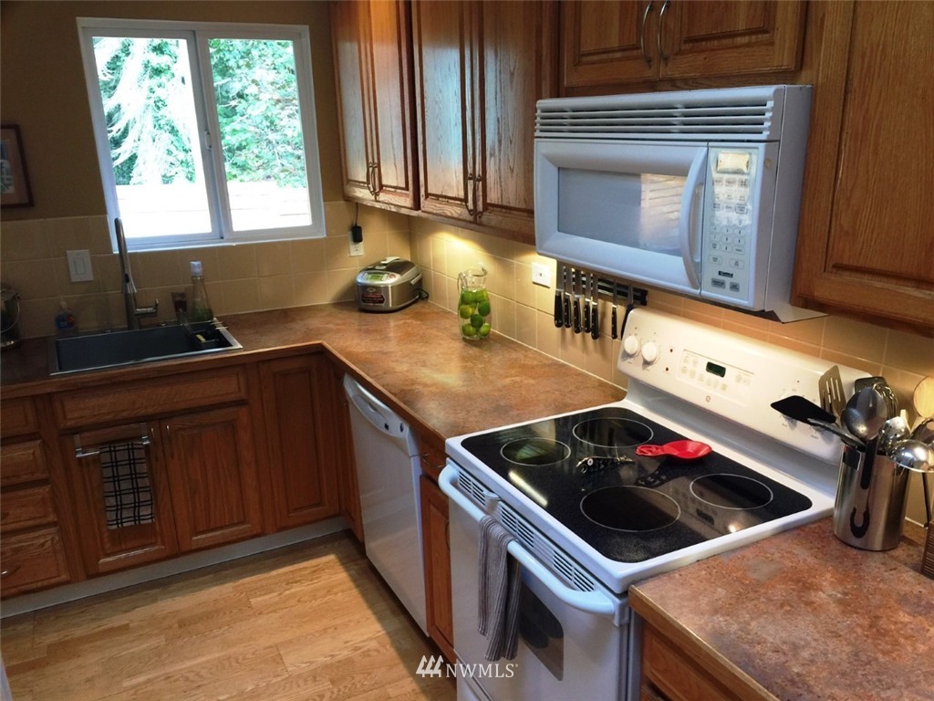 22930 2nd Avenue Southeast Bothell, WA 98021 - Photo 4 of 9