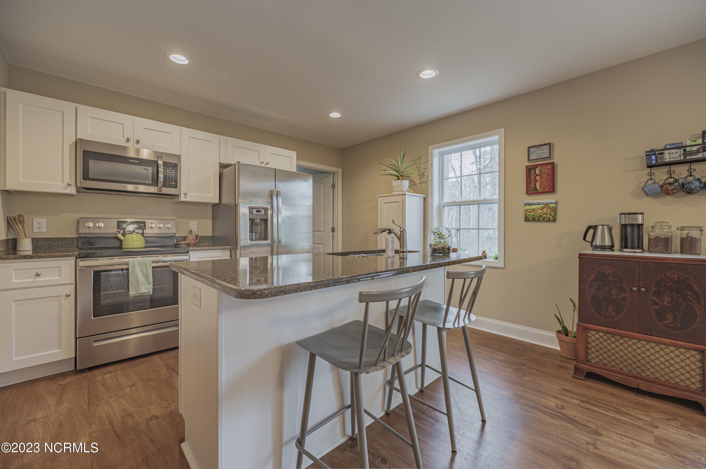 172 Midway Road Aberdeen, NC 28315 - Photo 22 of 36 Kitchen