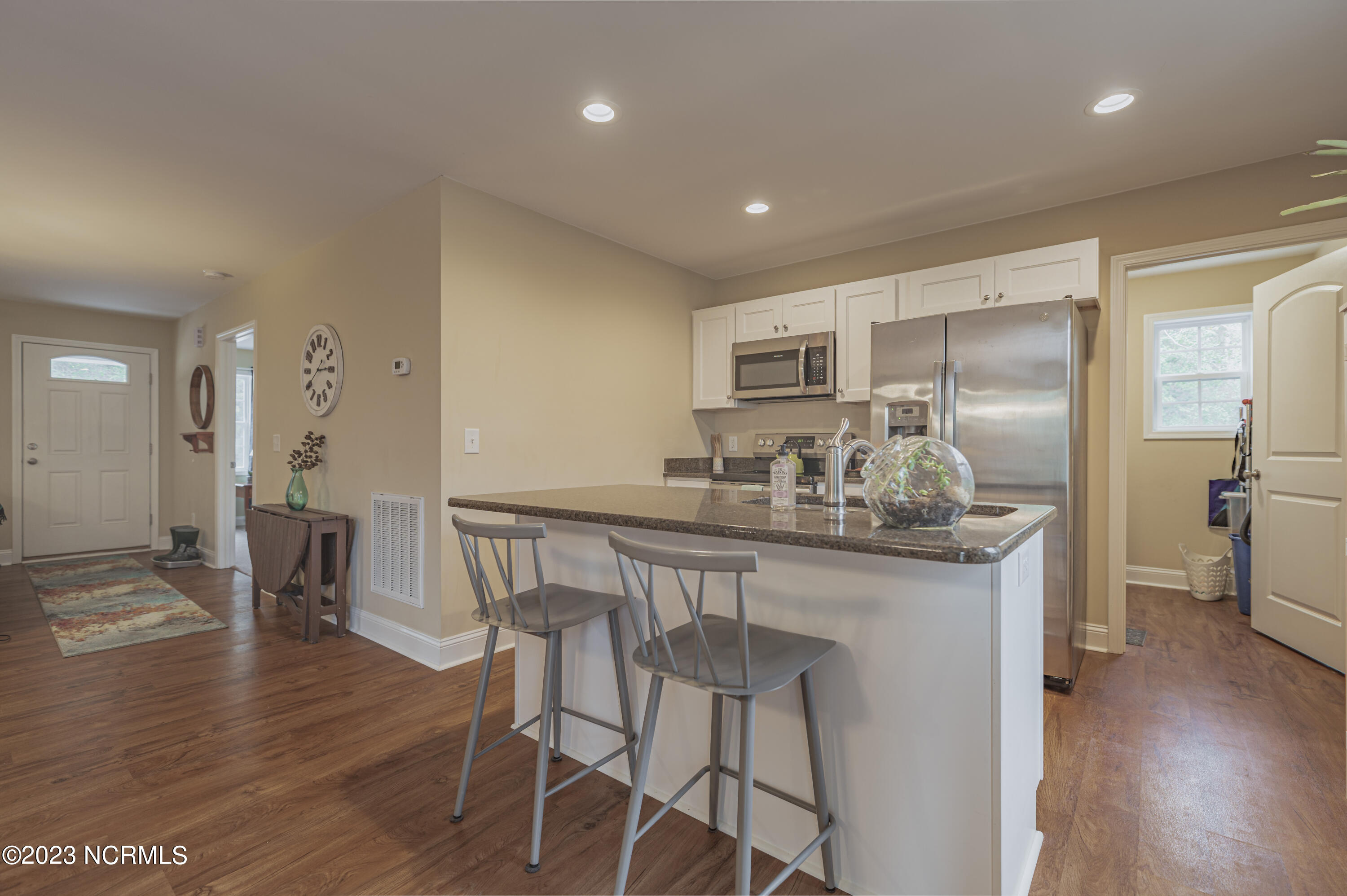 172 Midway Road Aberdeen, NC 28315 - Photo 23 of 36 Kitchen