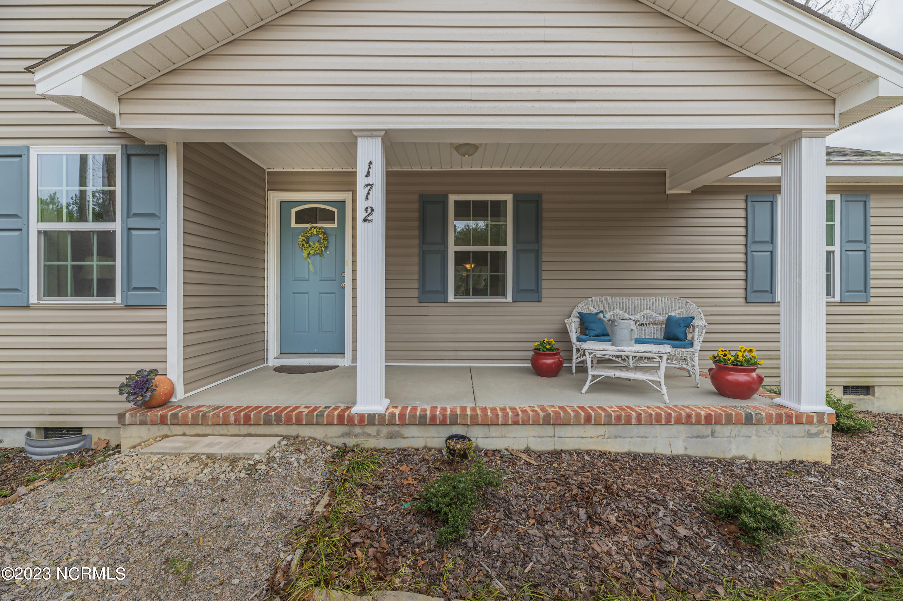 172 Midway Road Aberdeen, NC 28315 - Photo 4 of 36 230112-90FoxRun- 172 Midway-0197-HDR-172
