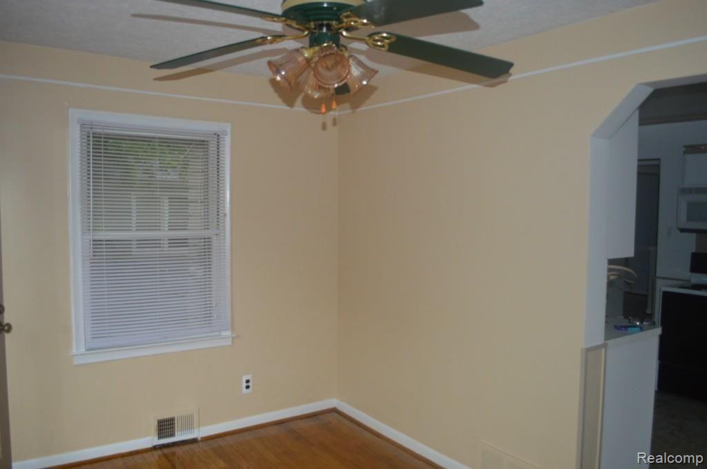 3434 Normandy Road Royal Oak, MI 48073 - Photo 9 of 25 Family Room