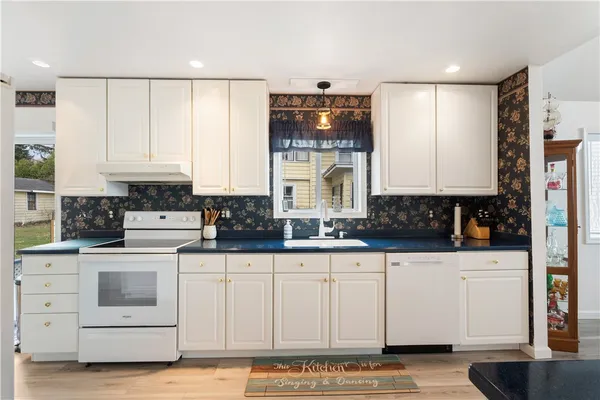 $975,000 | 5551 Cottonwood Drive, Groveland, NY 14435