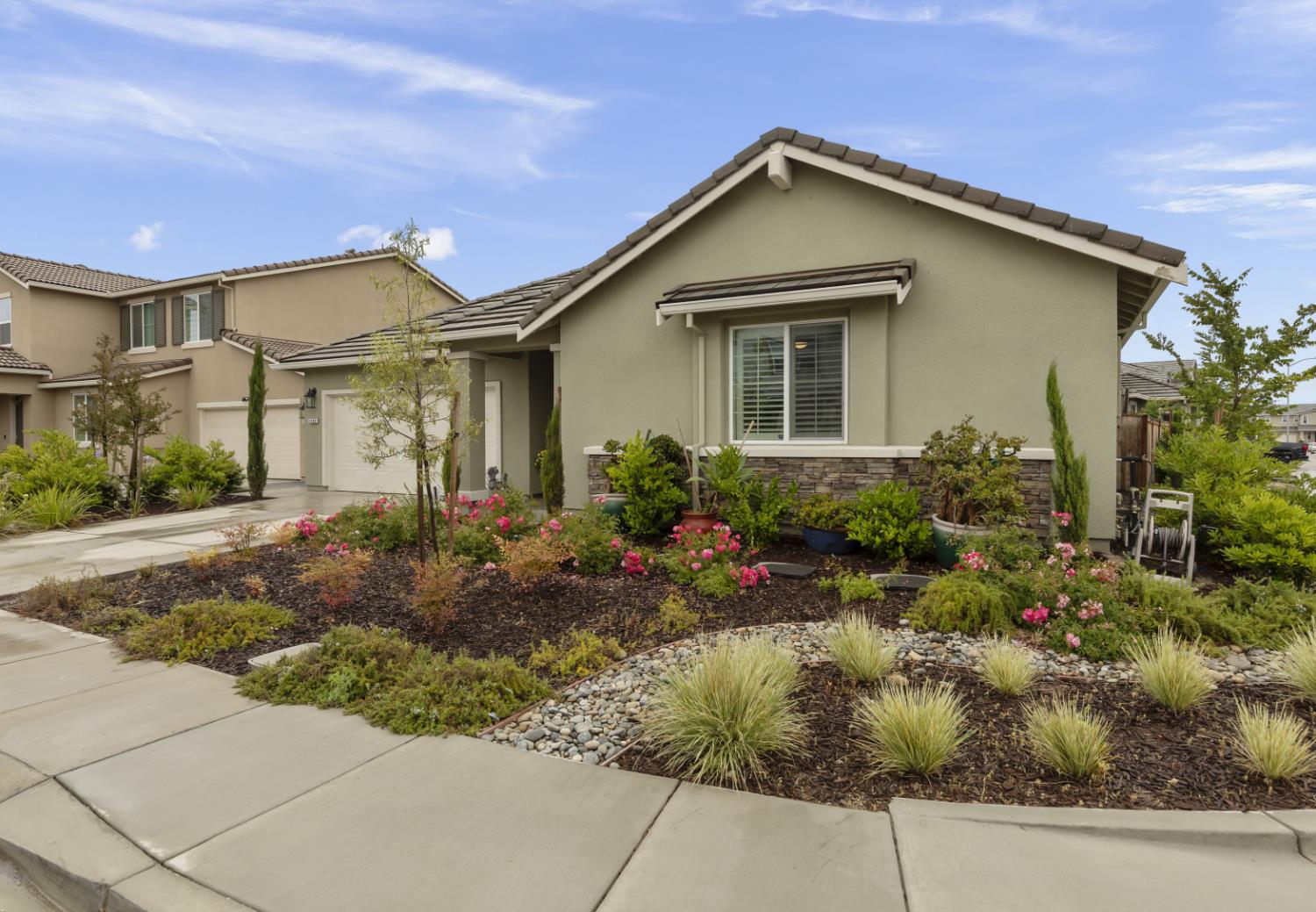 3380 Nightfall Drive Manteca, CA 95337 - Photo 4 of 43