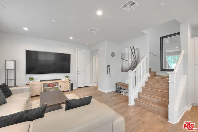 $5,000 | 629 Daniel Freeman Circle, Inglewood, CA 90301