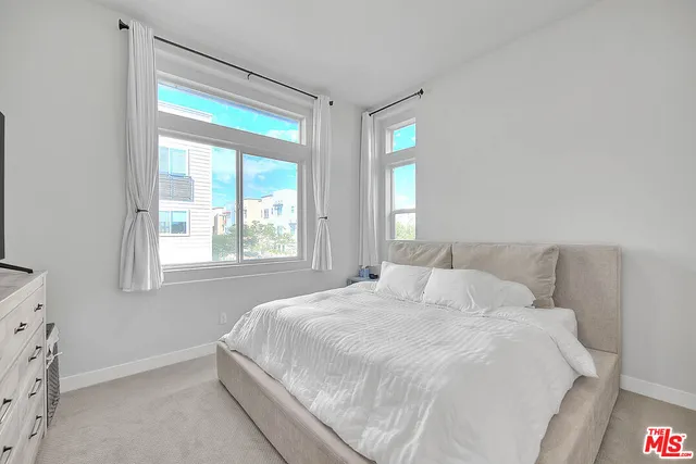 $5,000 | 629 Daniel Freeman Circle, Inglewood, CA 90301